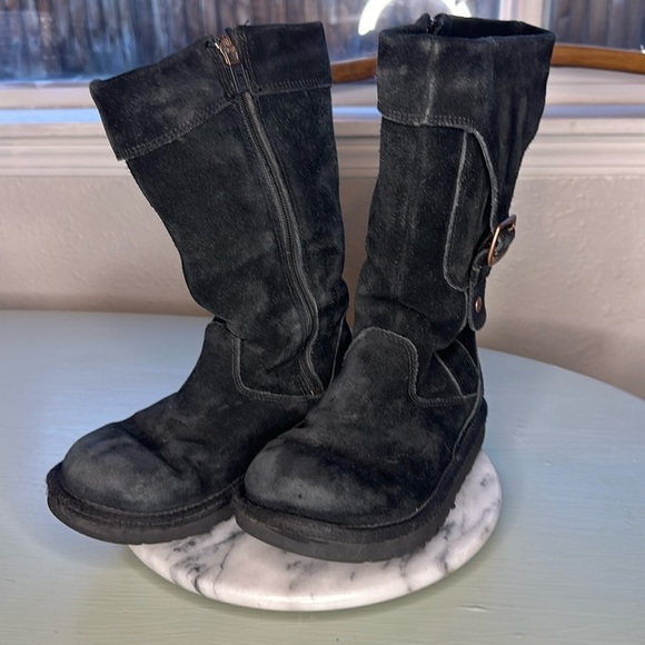 BLACK UGG TALL BOOTS WITH COPPER DETAILS (1) - Picture 1 of 6